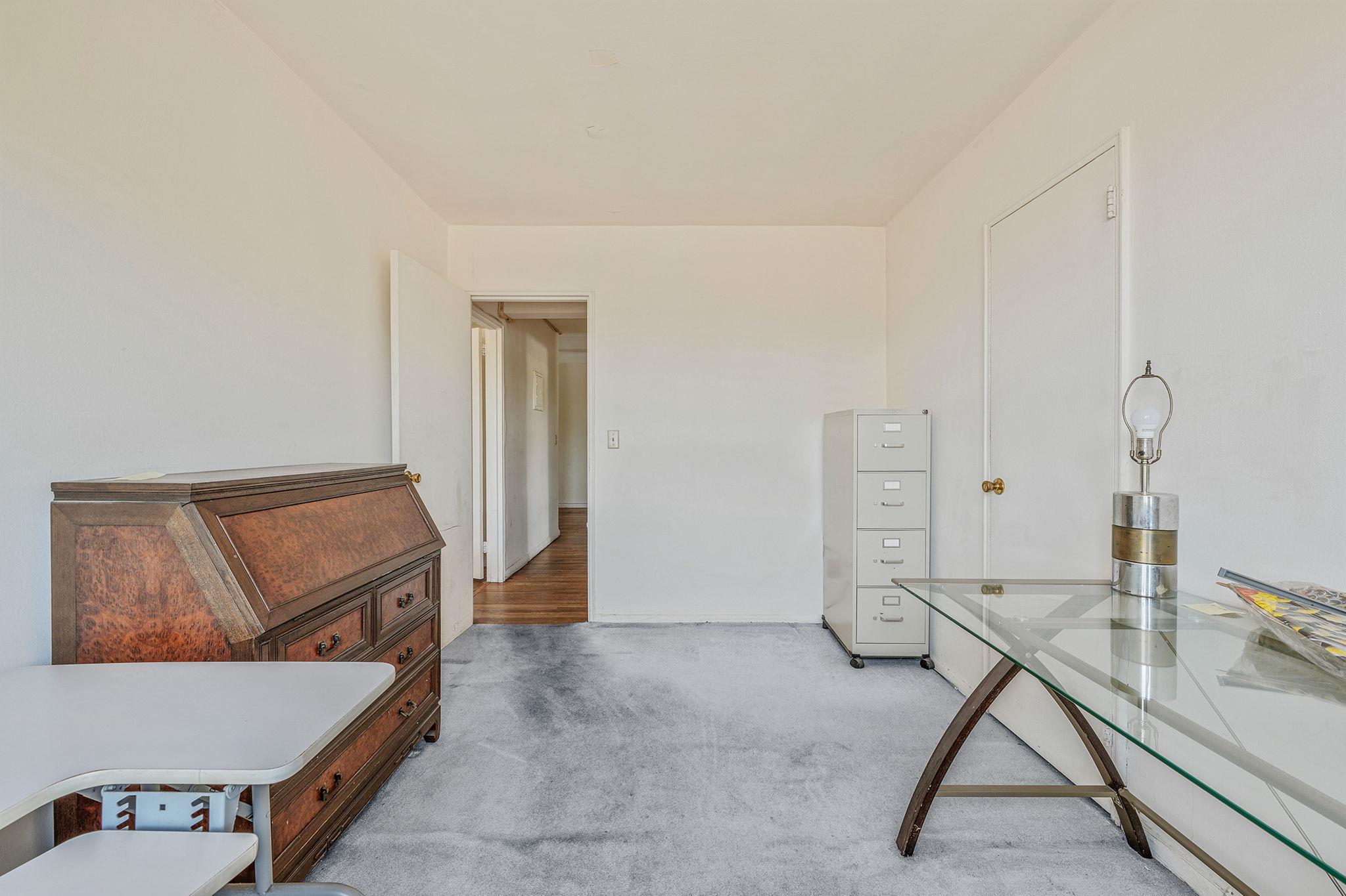 190 W Merrick Road Unit: 4E