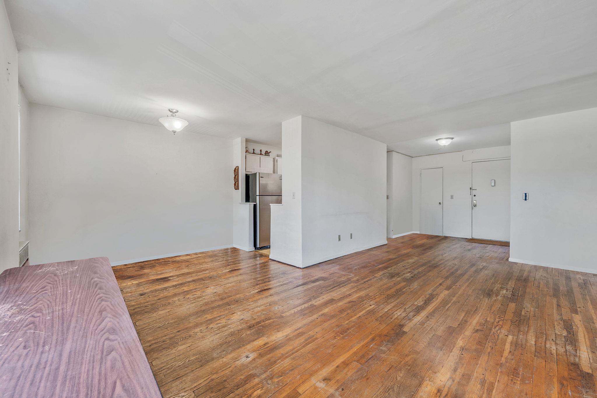 190 W Merrick Road Unit: 4E