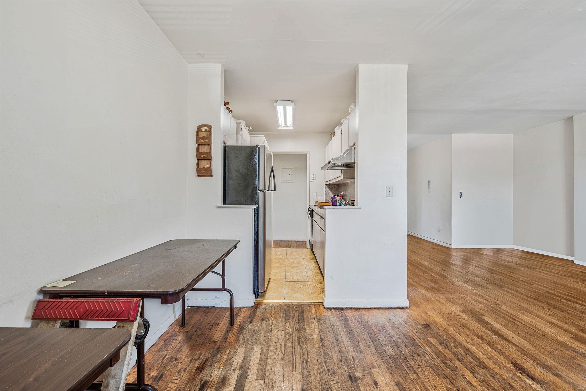 190 W Merrick Road Unit: 4E