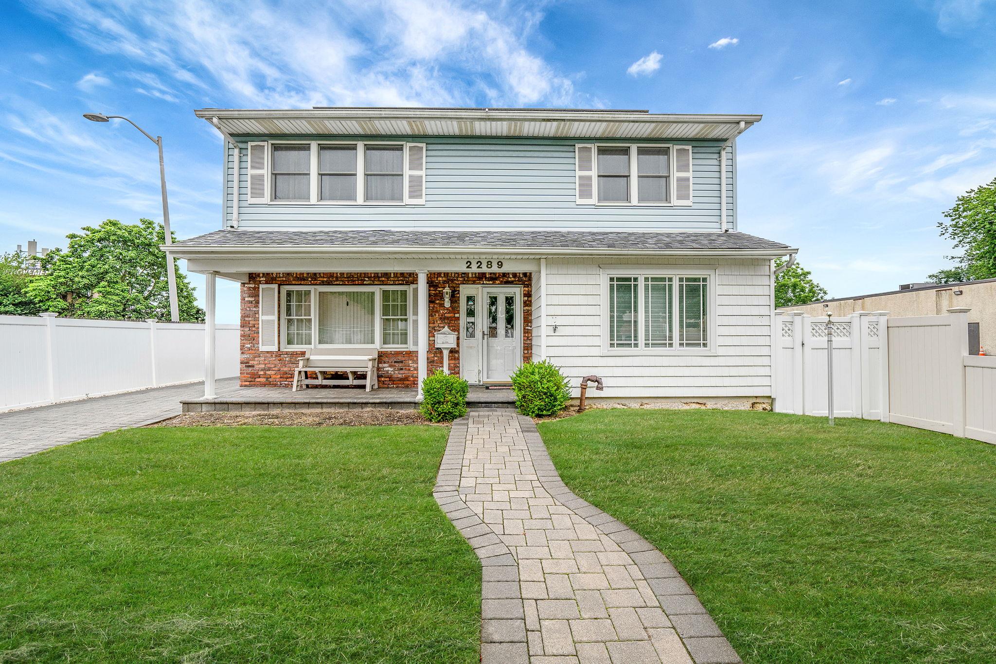 2289 Penatiquit Avenue Unit: Upper