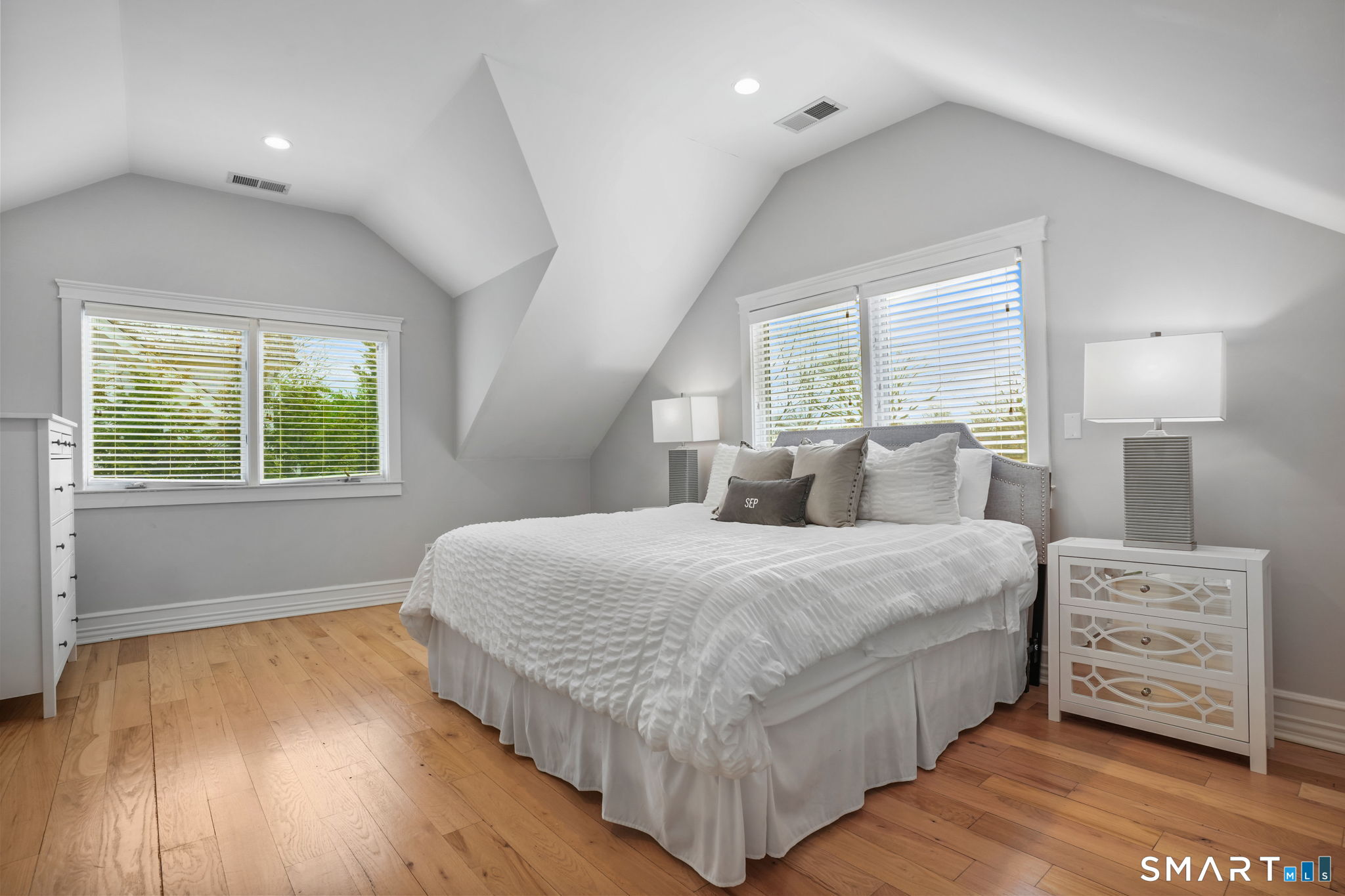 30 Shorefront Park