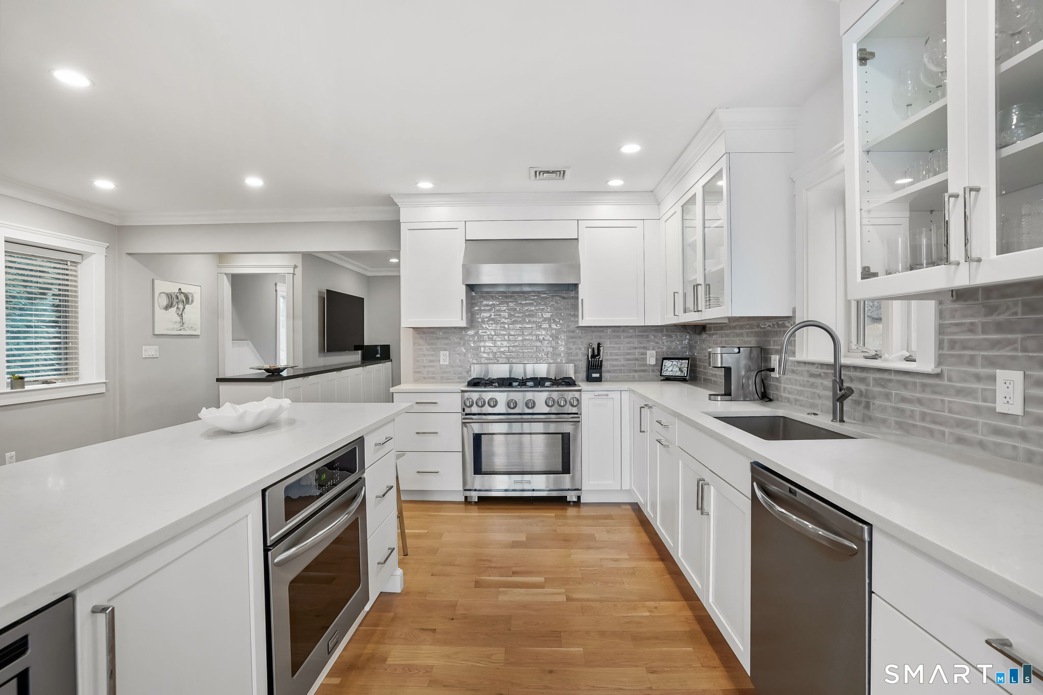 30 Shorefront Park
