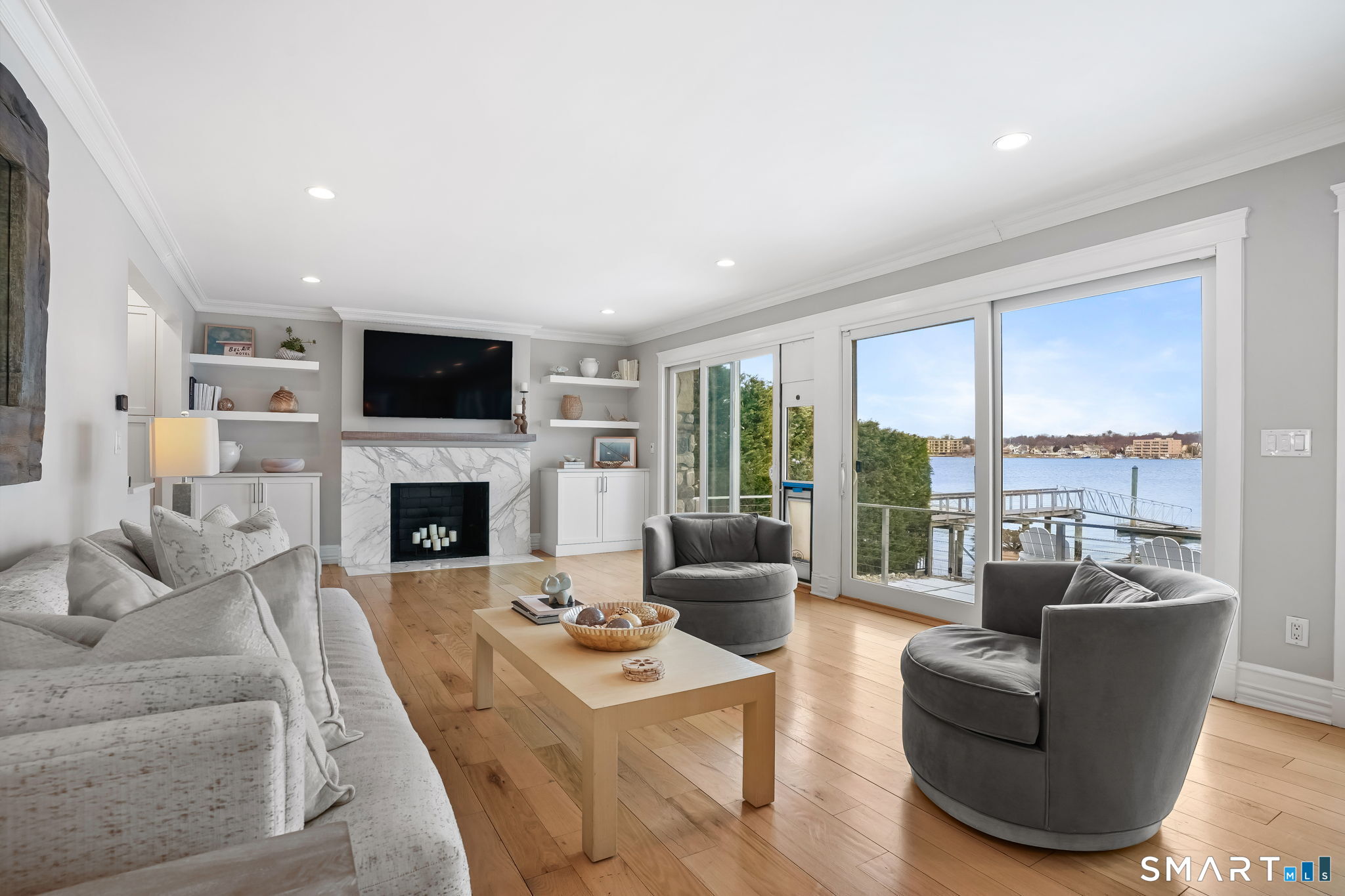 30 Shorefront Park