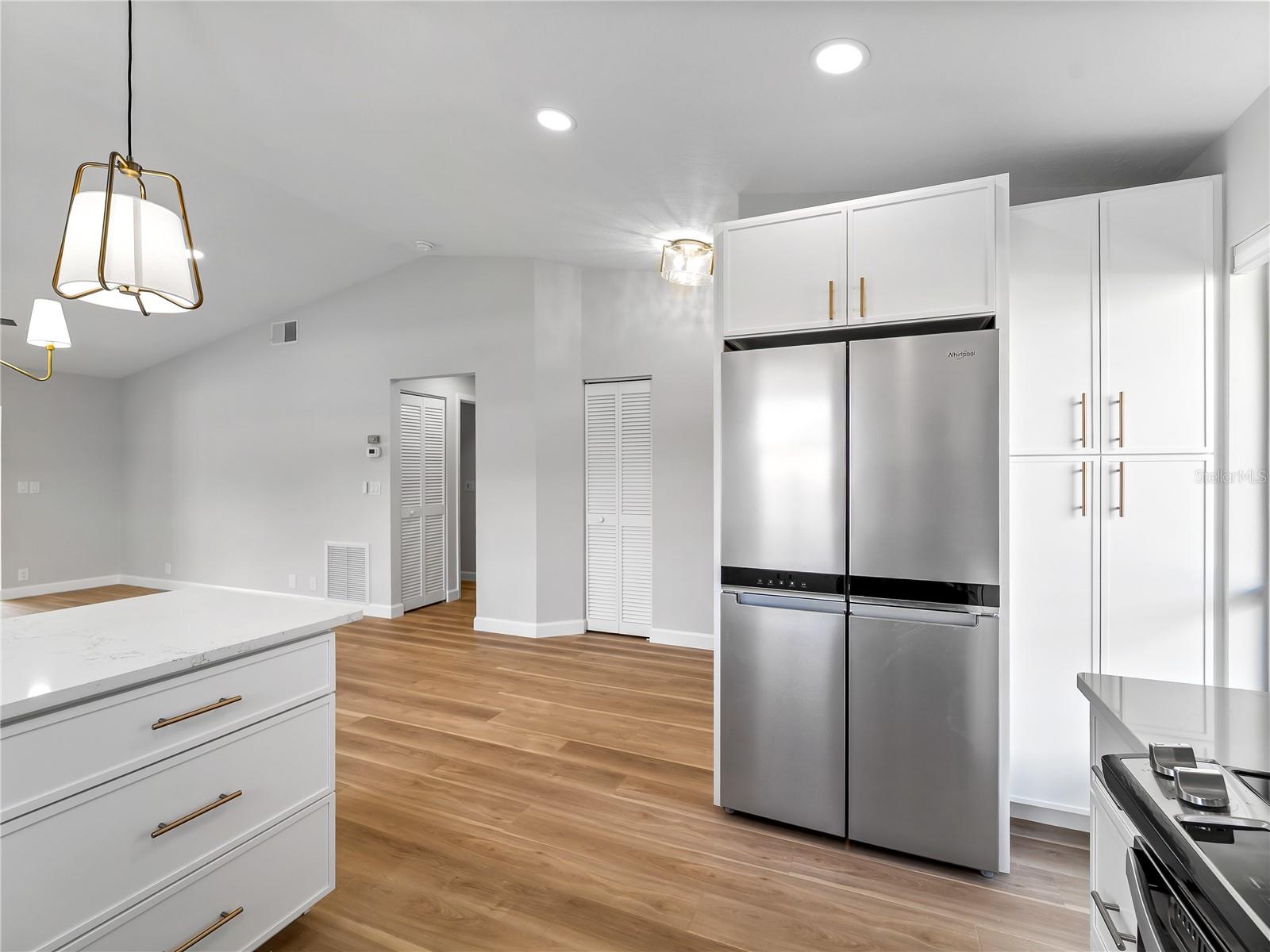 1711 CURRY AVE #82