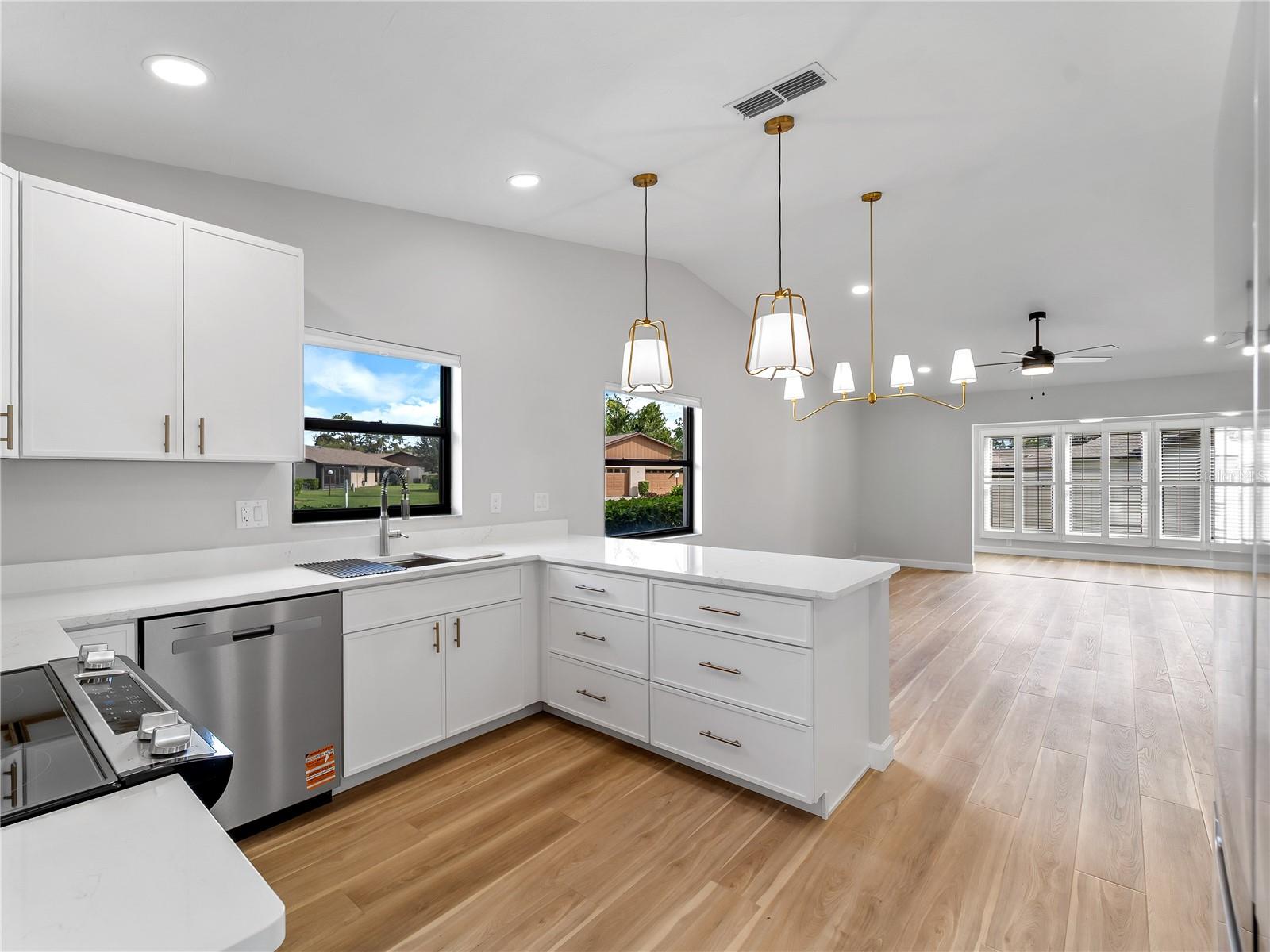 1711 CURRY AVE #82