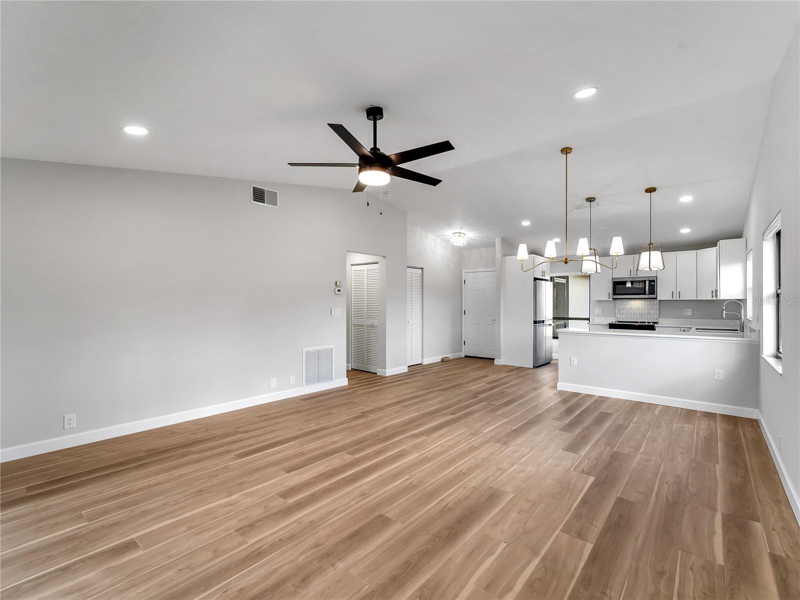 1711 CURRY AVE #82