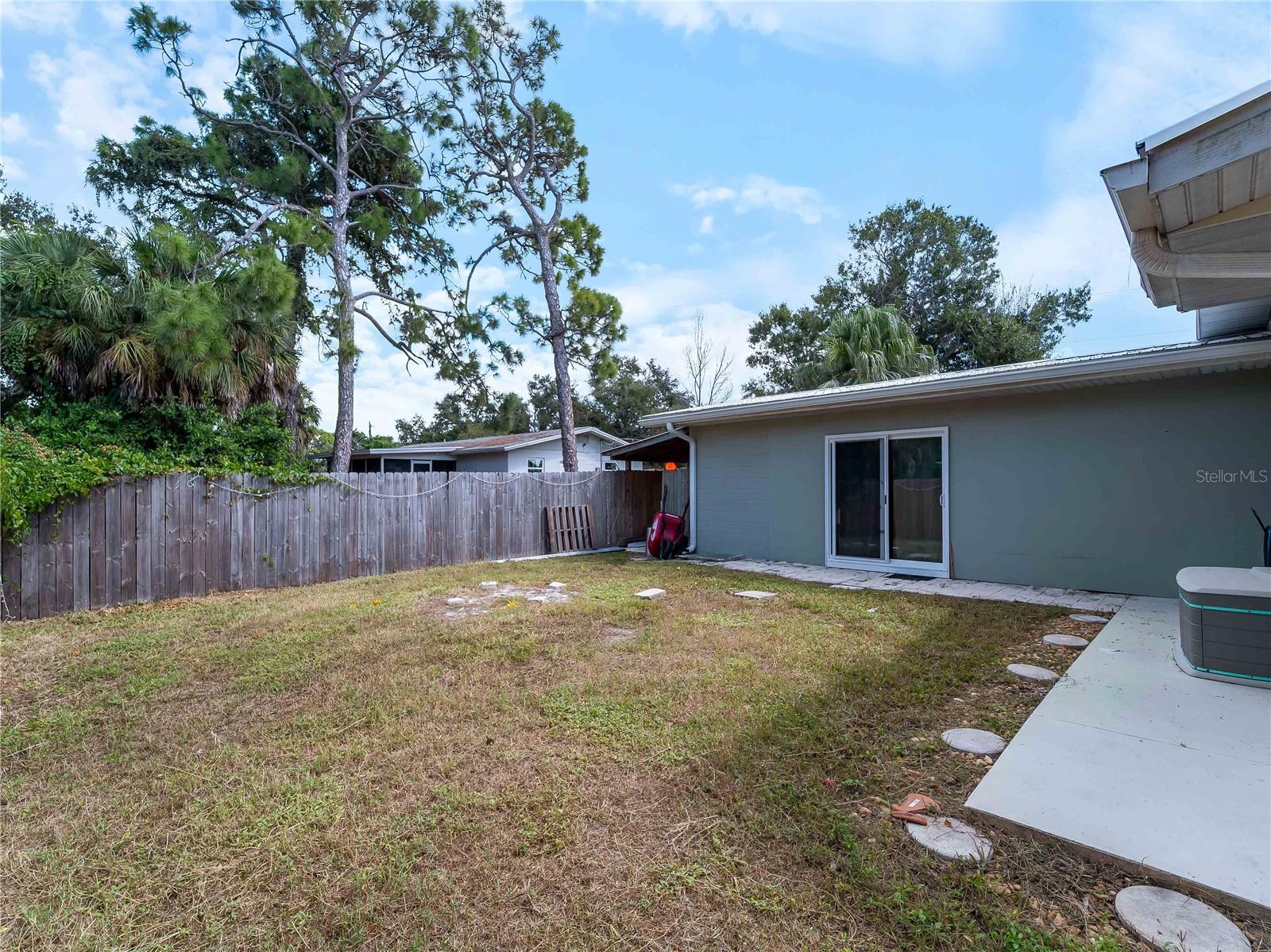32 BAY AVE