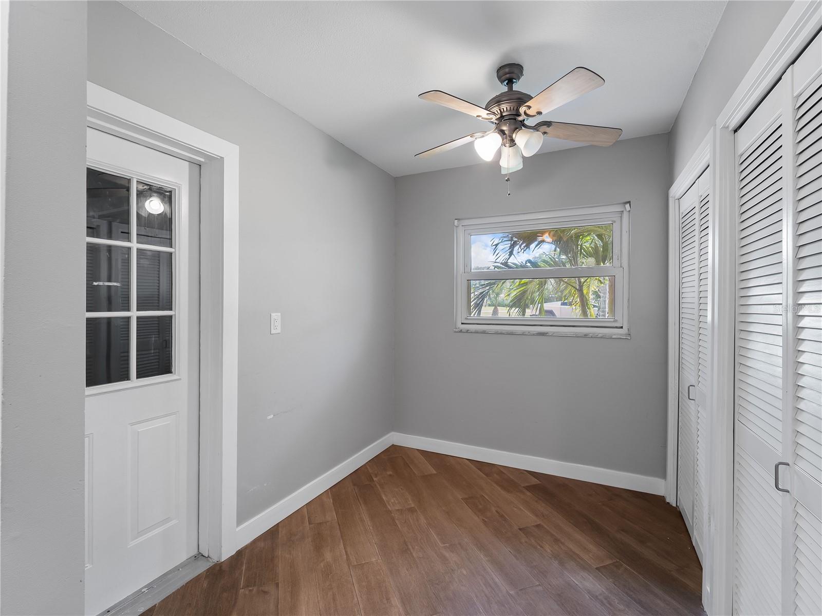 32 BAY AVE