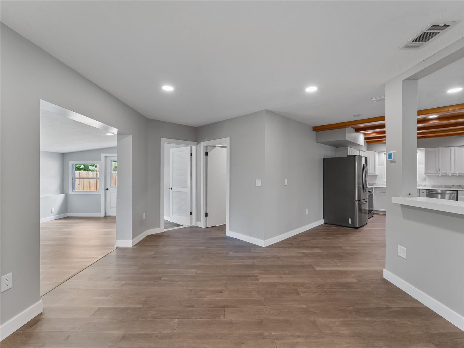 32 BAY AVE