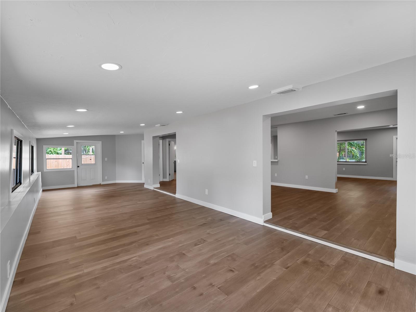 32 BAY AVE