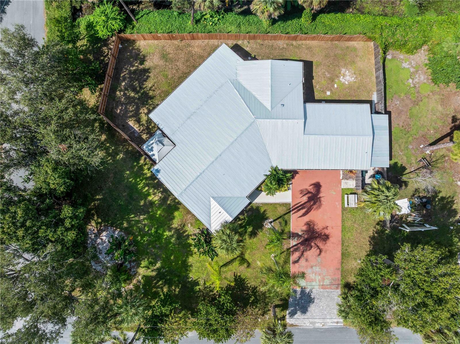 32 BAY AVE