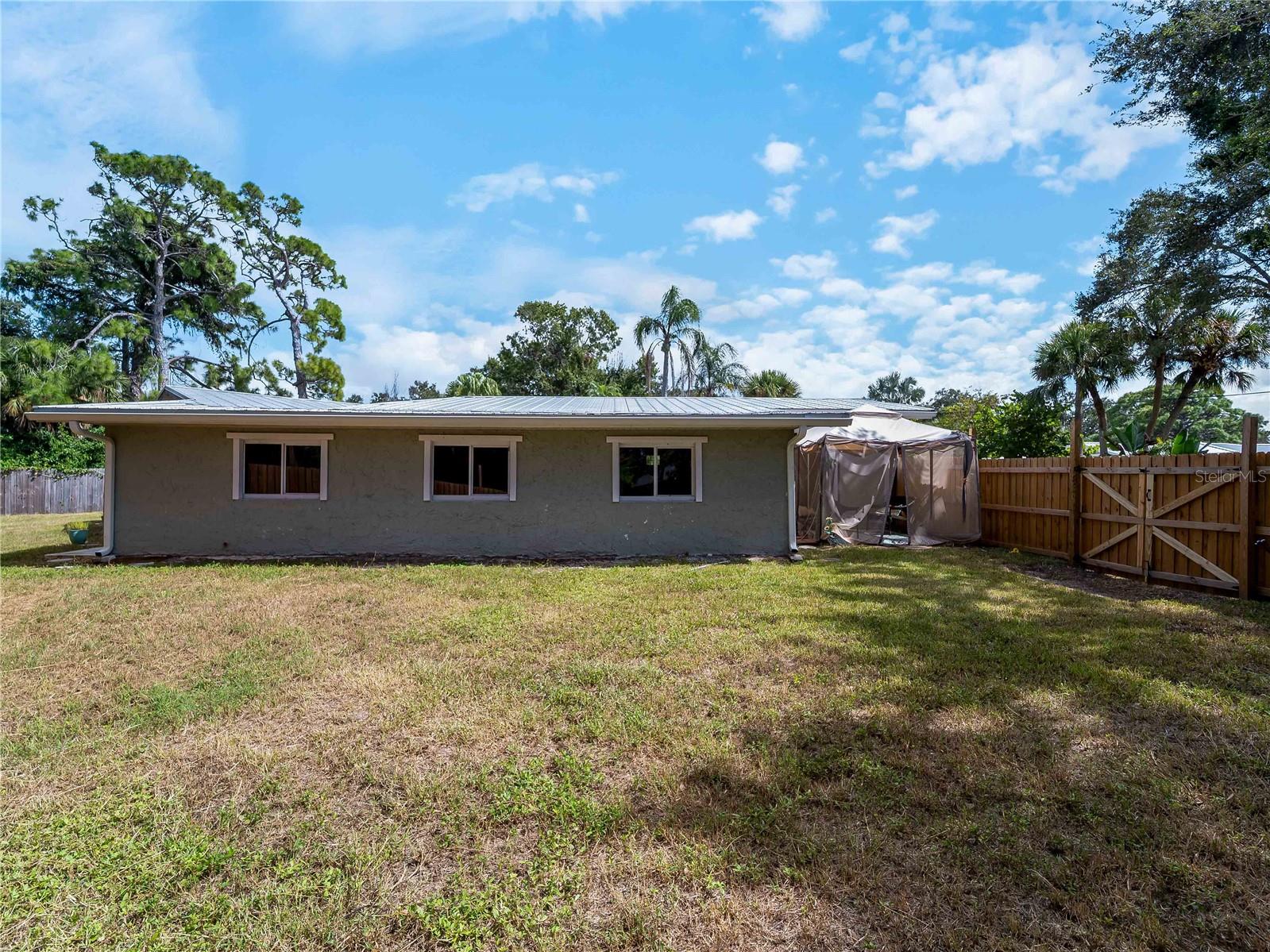 32 BAY AVE