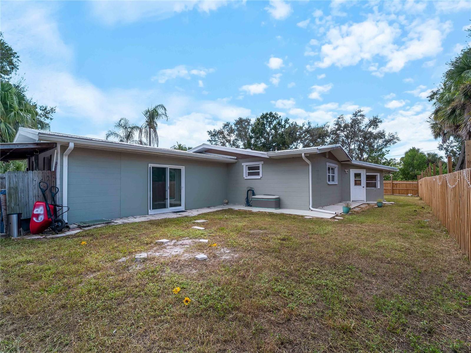 32 BAY AVE