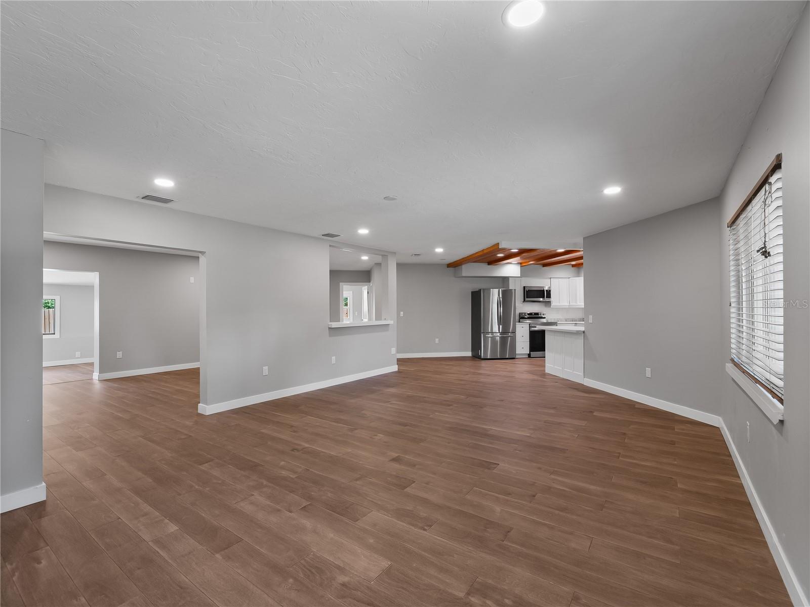 32 BAY AVE