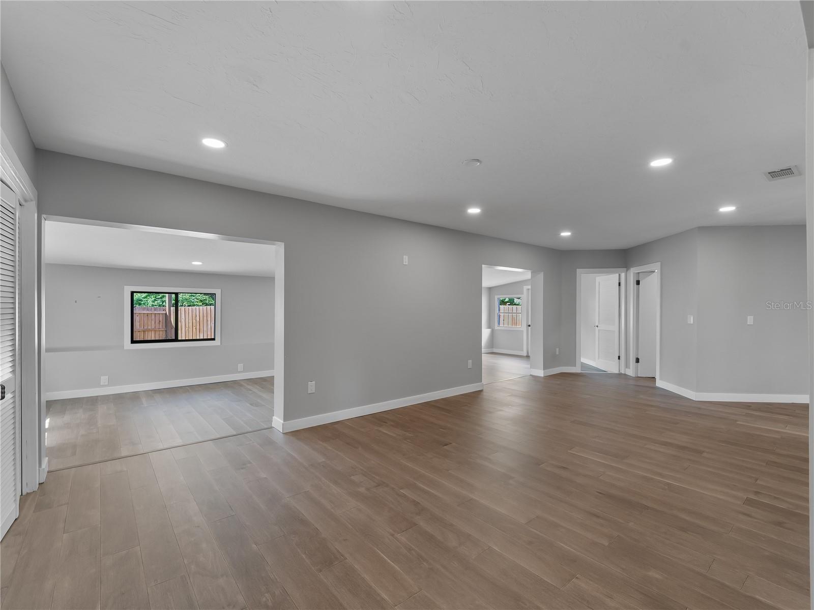 32 BAY AVE