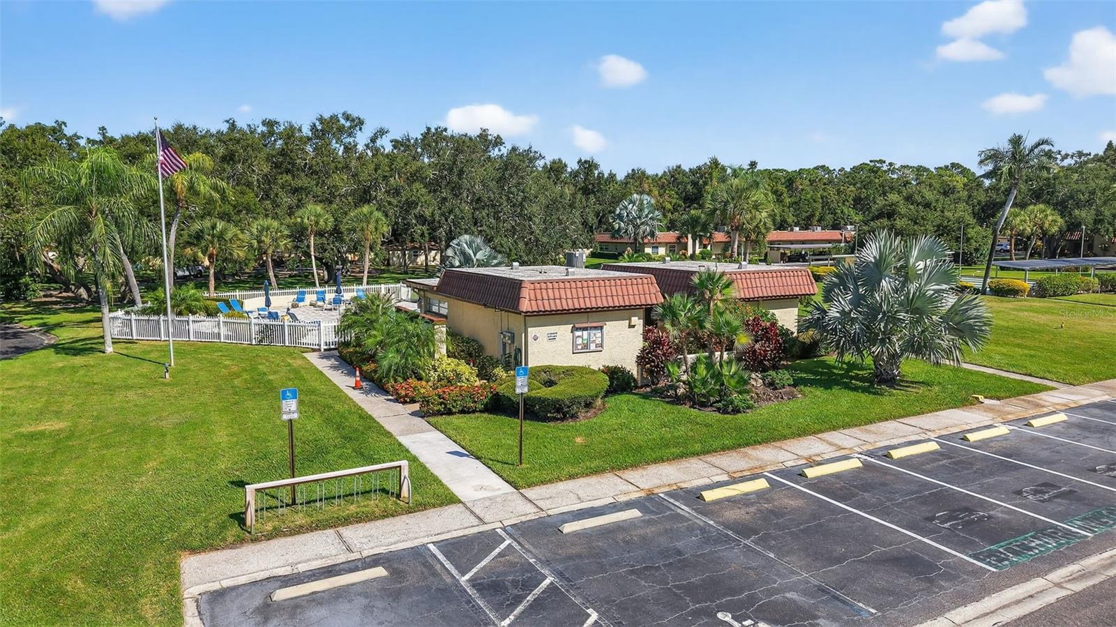 1701 PINEHURST RD #22B