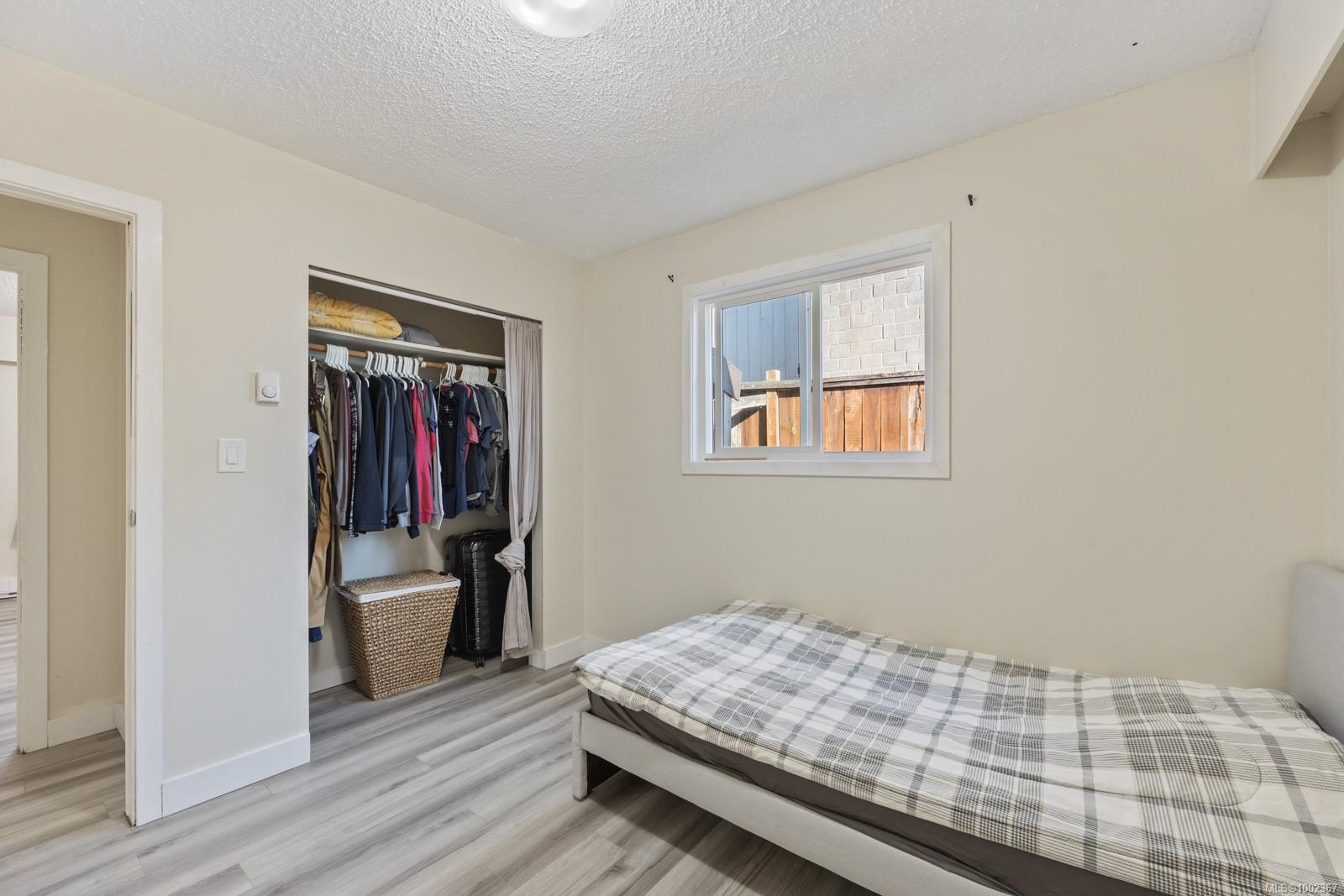 755 Lorne Cres