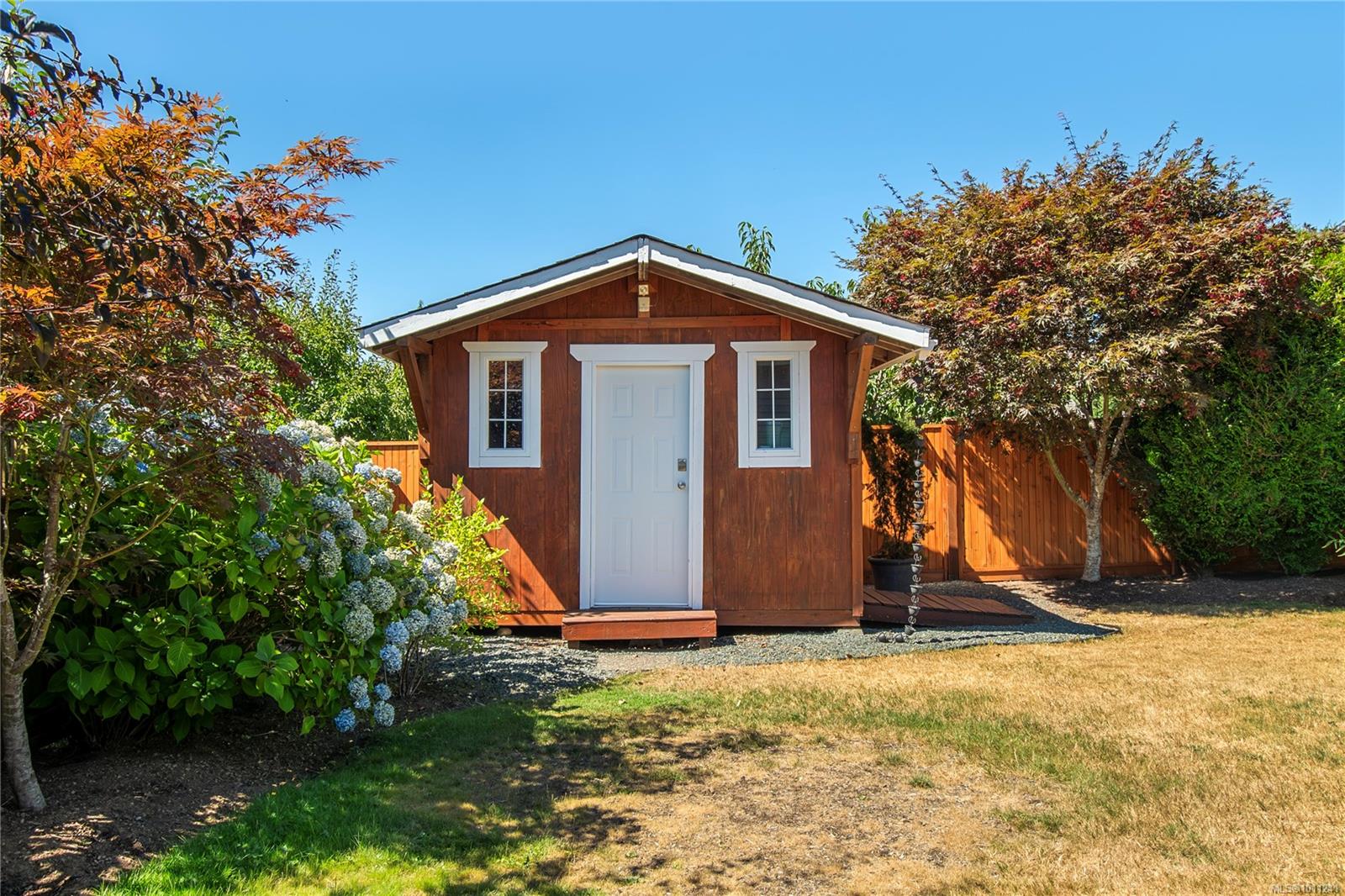 2550 Hebrides Cres