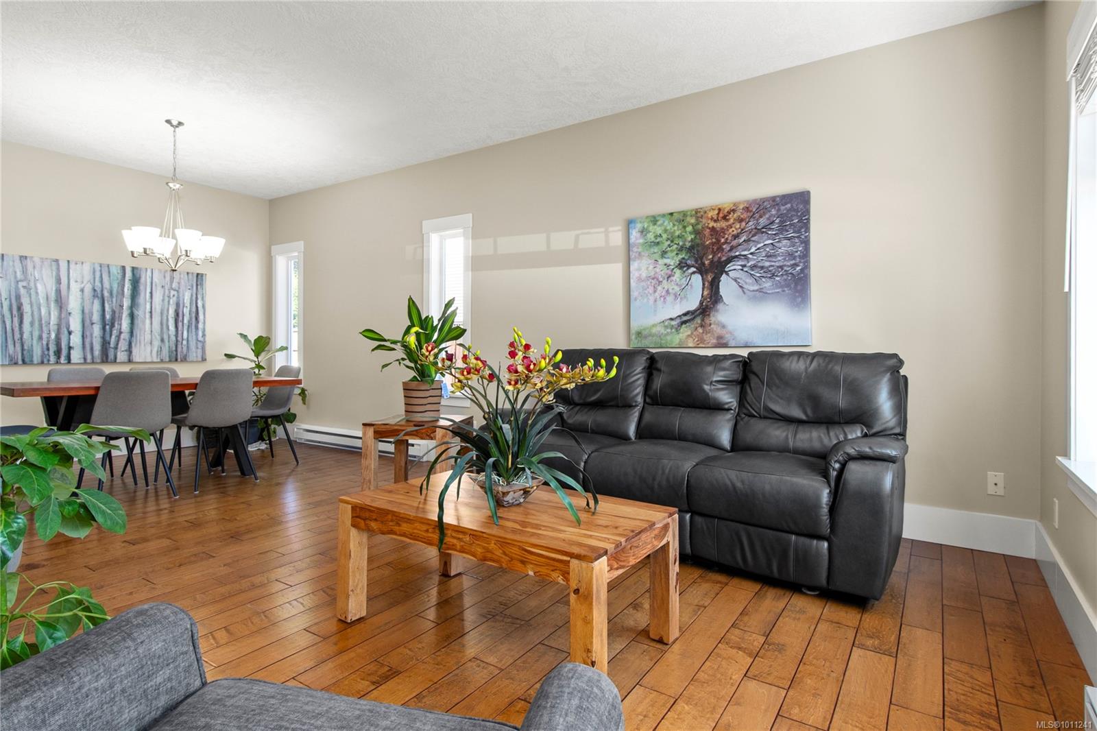 2550 Hebrides Cres