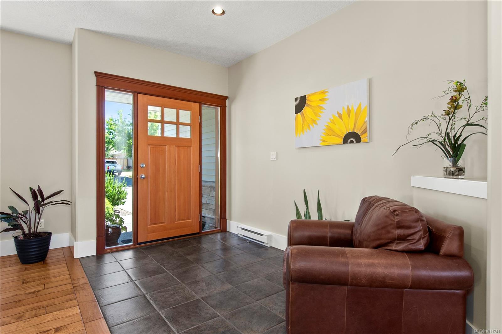 2550 Hebrides Cres
