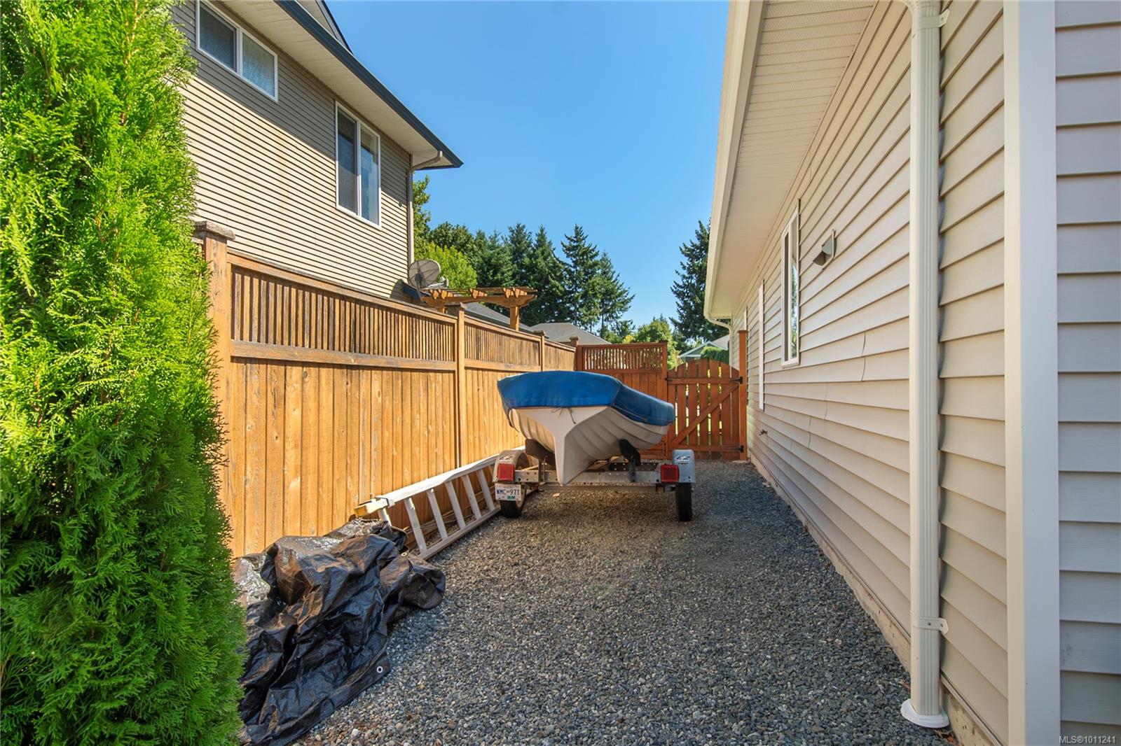 2550 Hebrides Cres