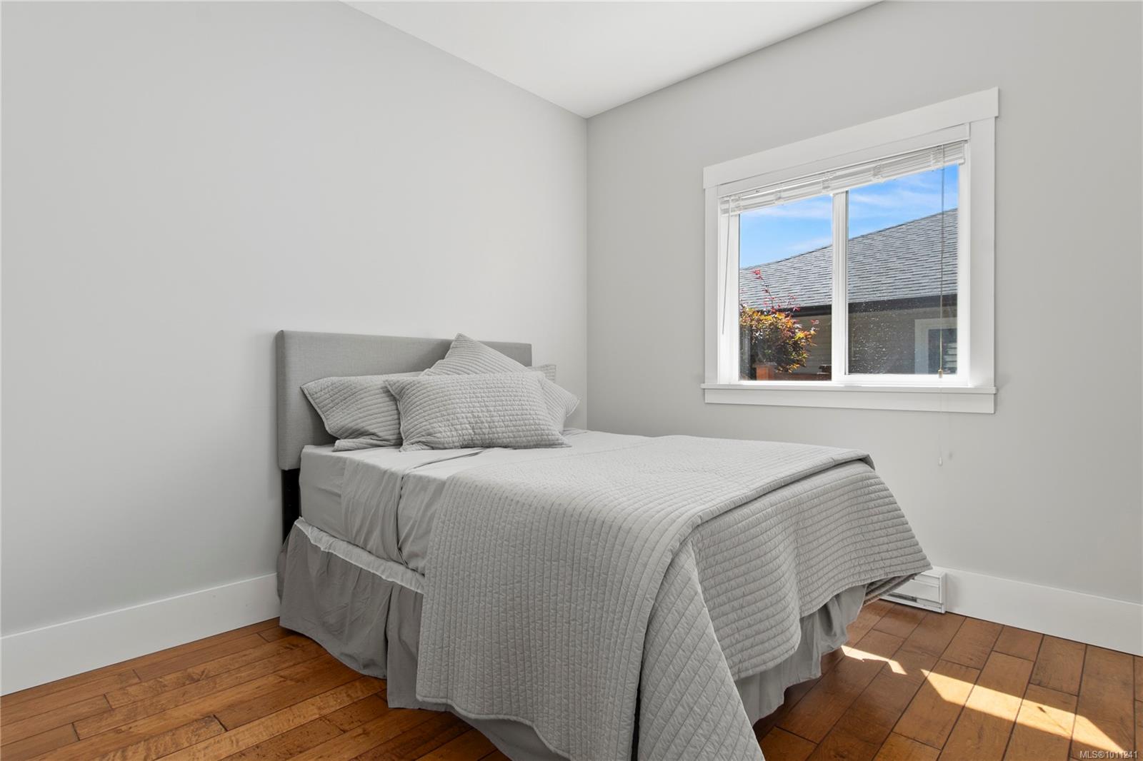 2550 Hebrides Cres