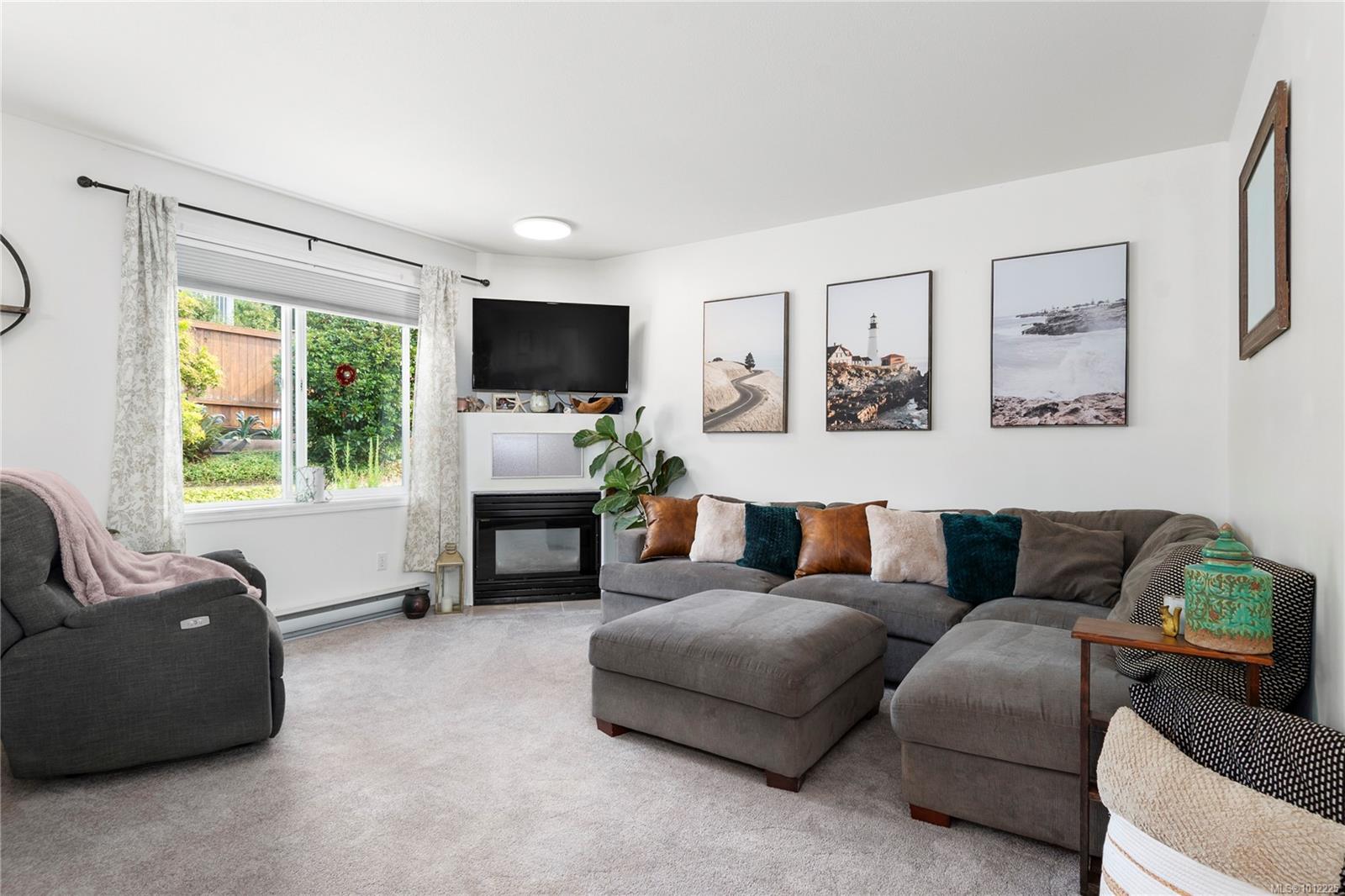 1860 Brant Pl