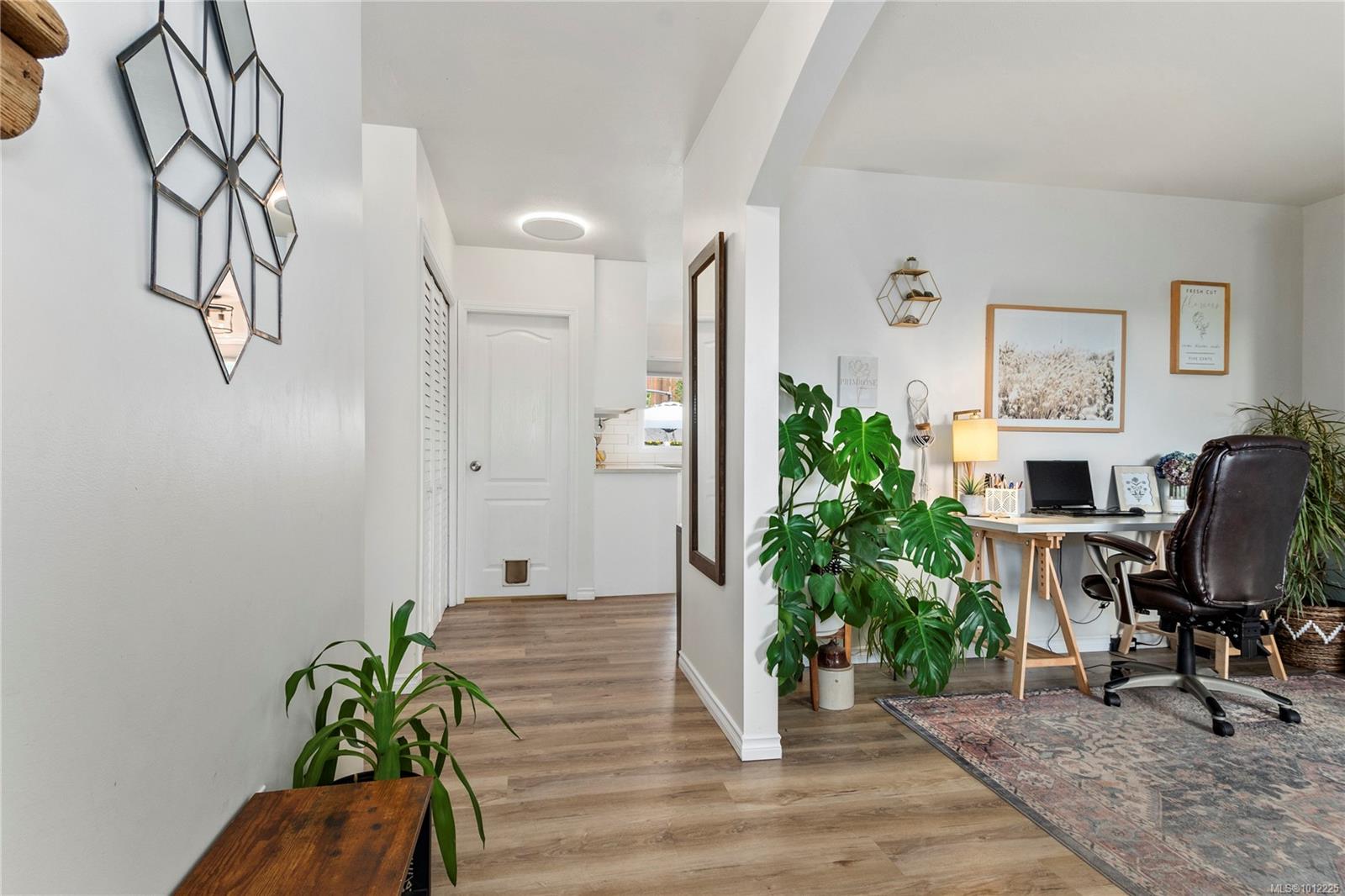 1860 Brant Pl