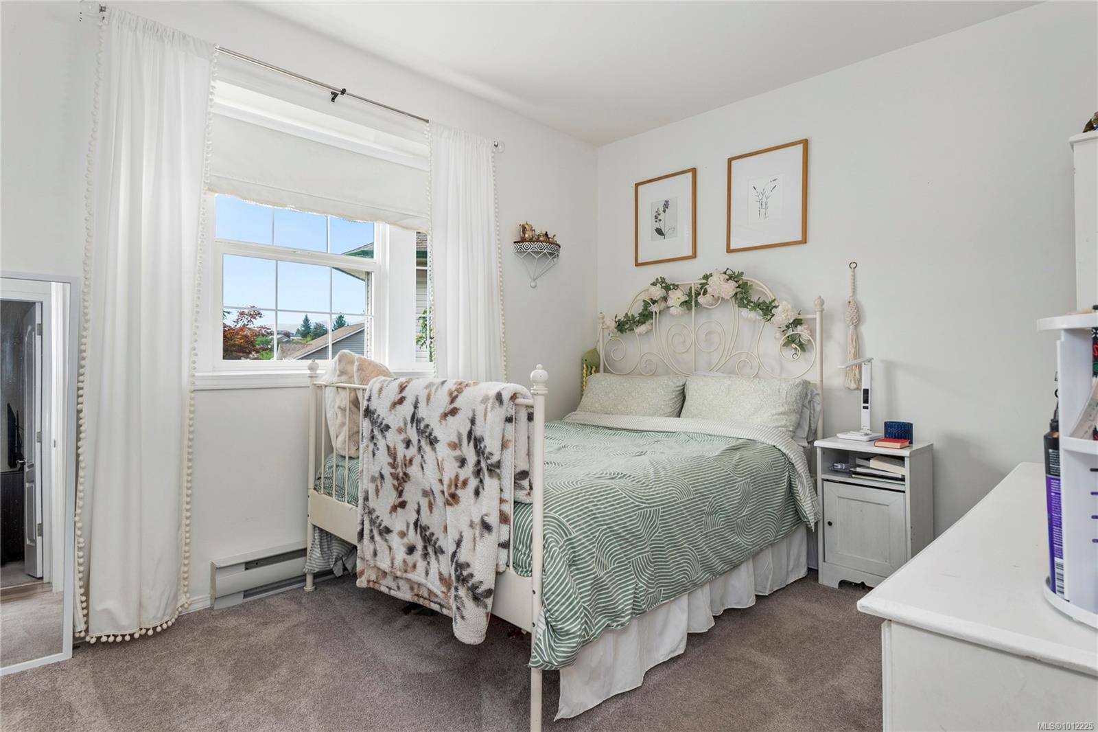 1860 Brant Pl