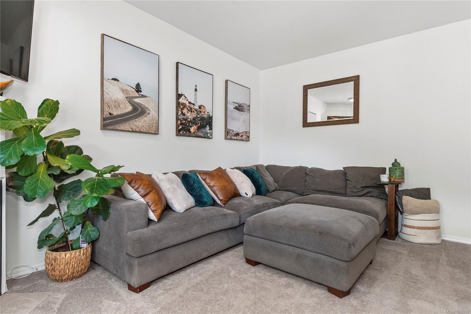 1860 Brant Pl