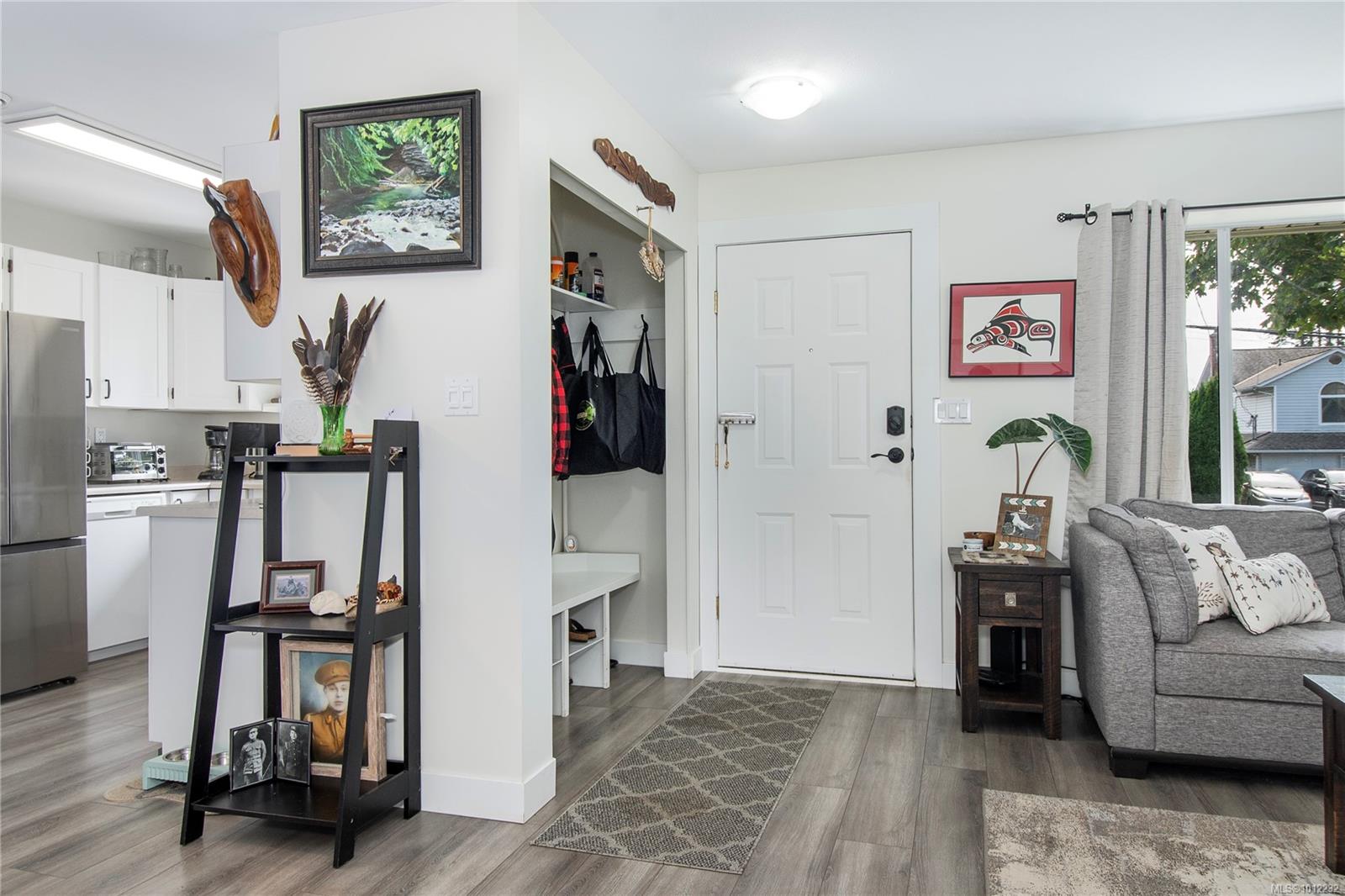 1800 Dingwall Rd # B