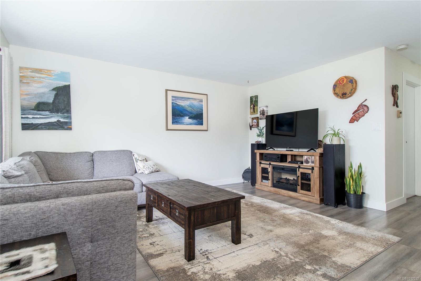 1800 Dingwall Rd # B