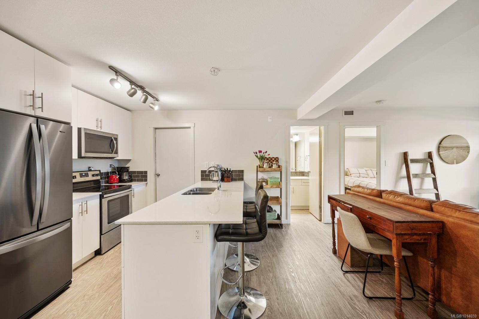 1944 Riverside Lane # 103