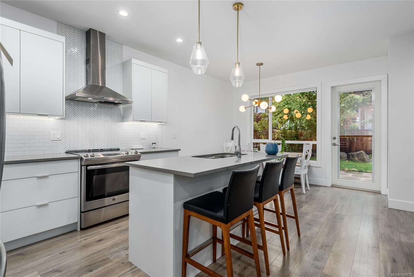 2607 Kendal Ave # 12