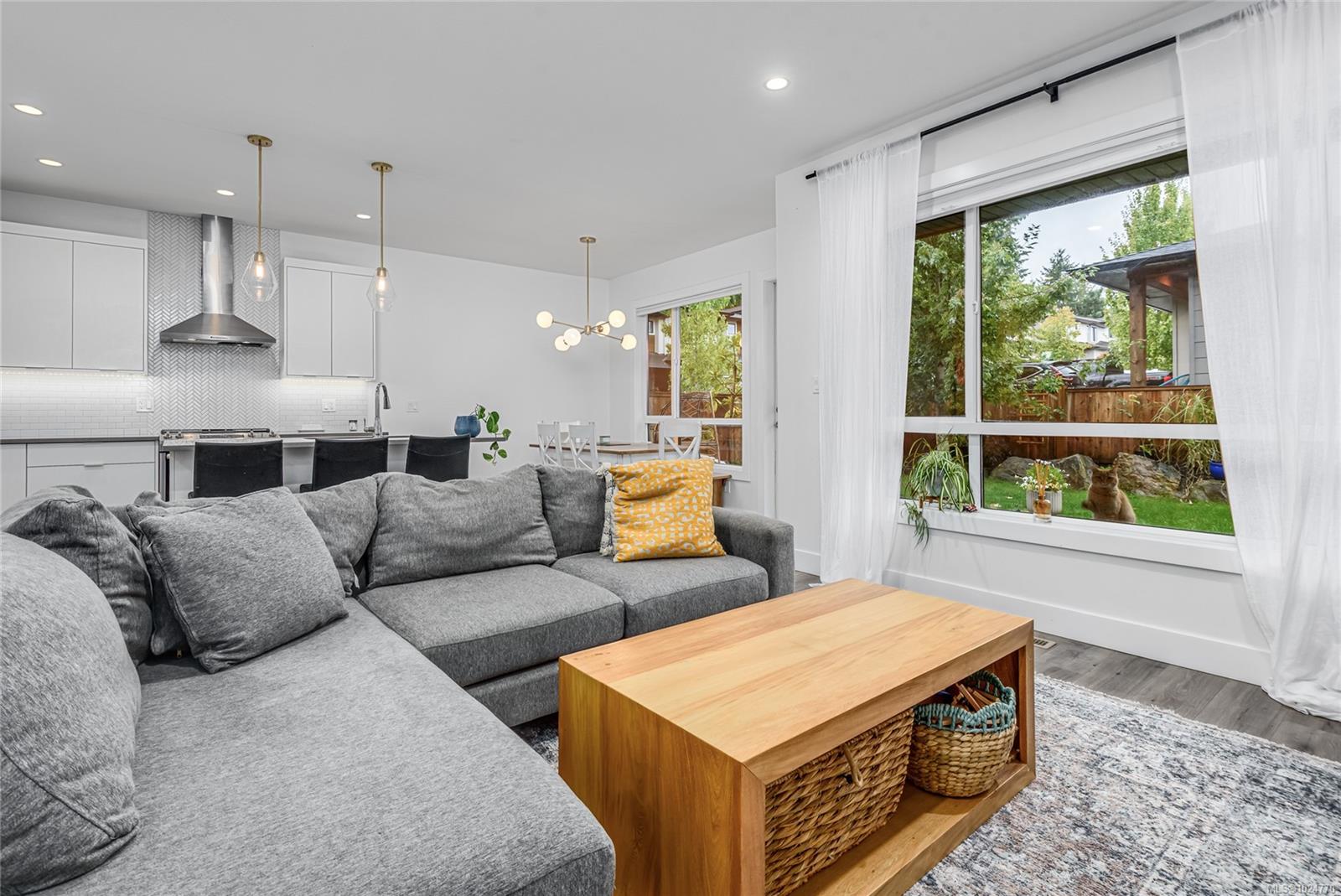 2607 Kendal Ave # 12