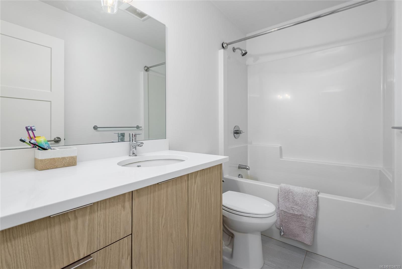 2607 Kendal Ave # 12