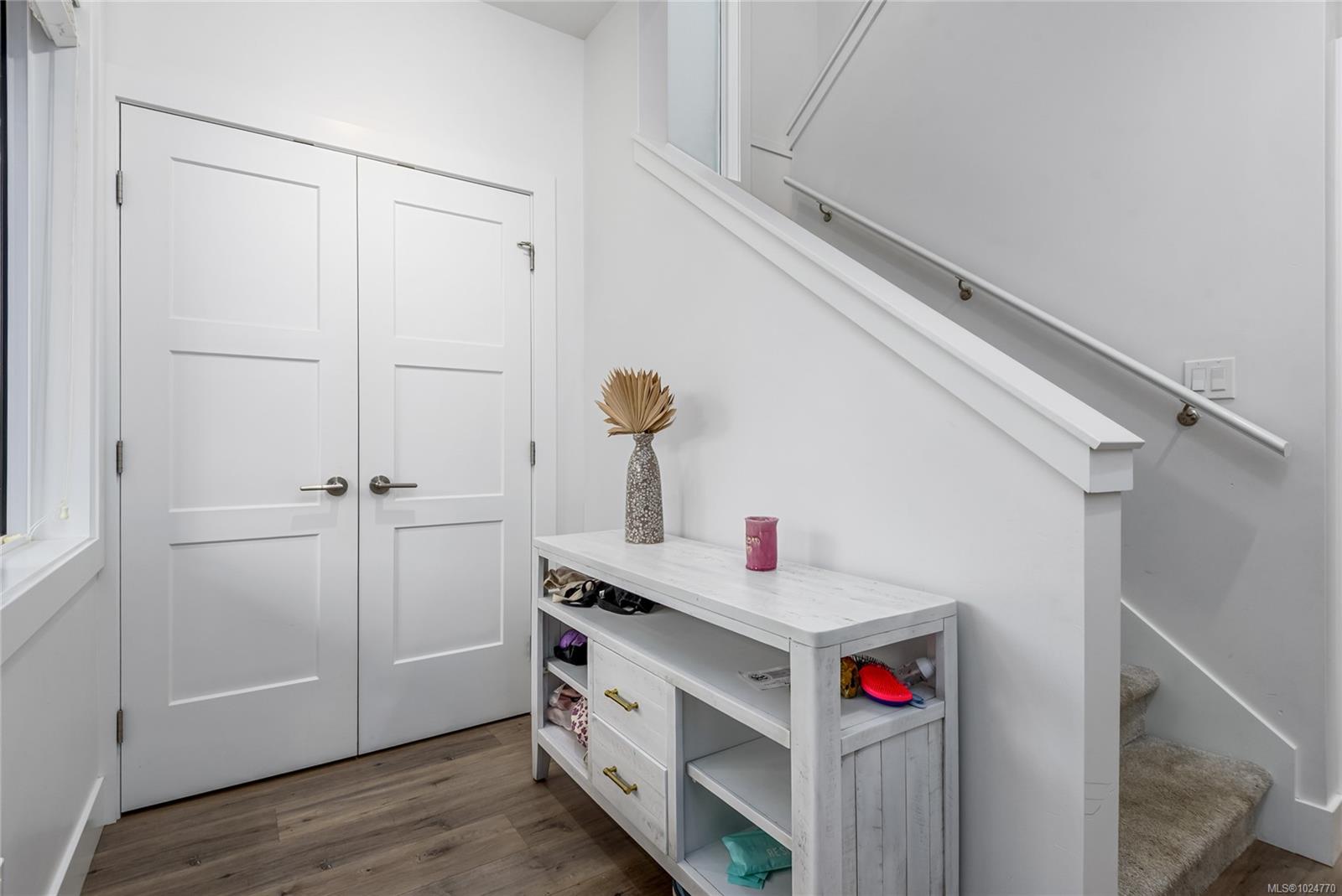 2607 Kendal Ave # 12