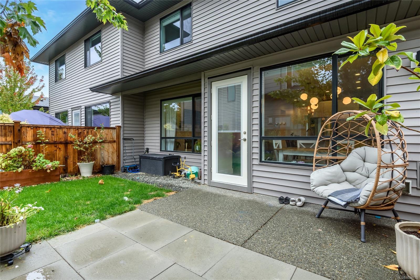 2607 Kendal Ave # 12