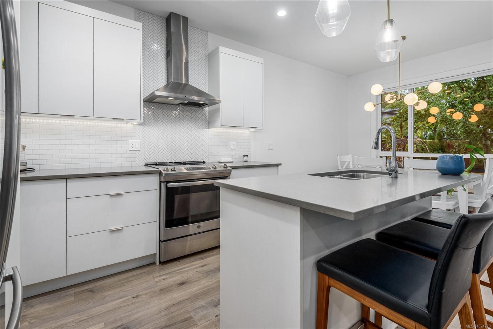 2607 Kendal Ave # 12