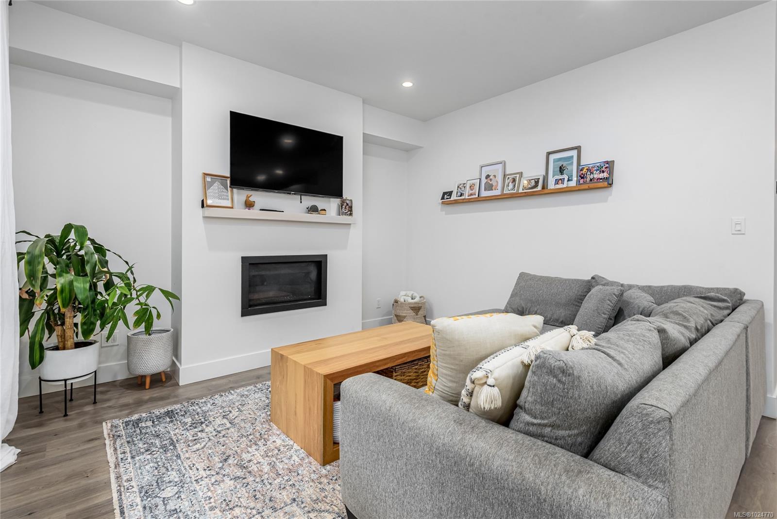 2607 Kendal Ave # 12