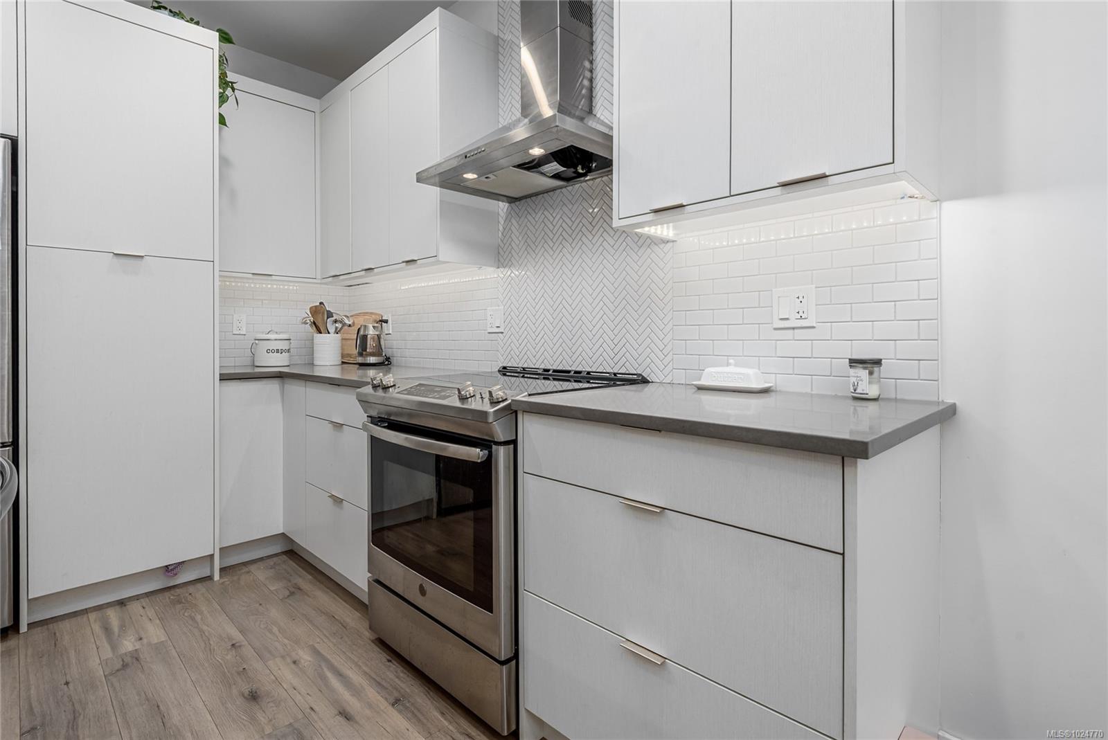 2607 Kendal Ave # 12