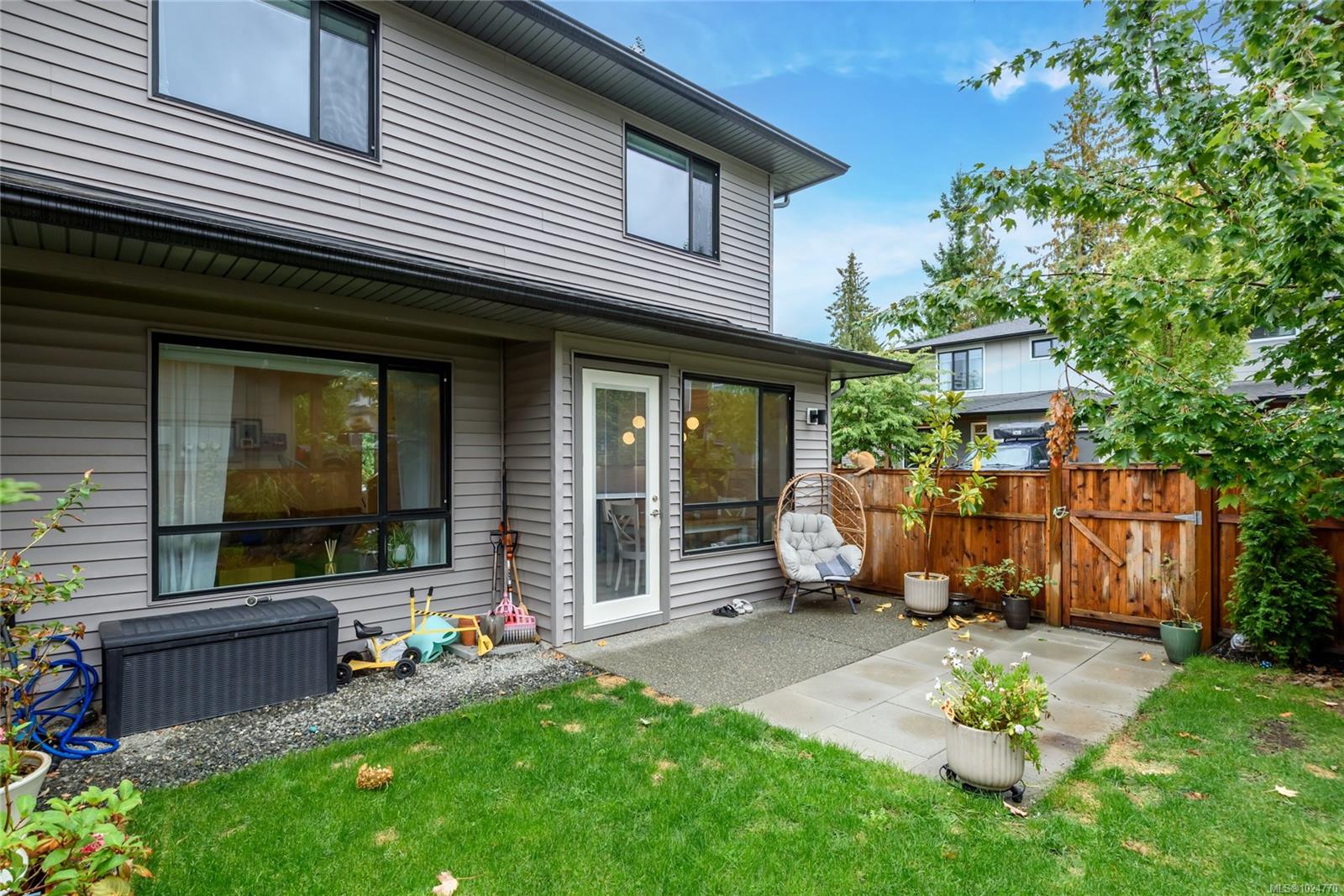 2607 Kendal Ave # 12