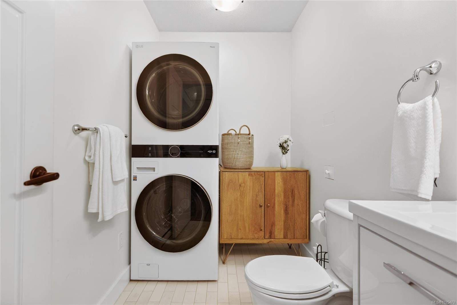 3400 Coniston Cres # 15