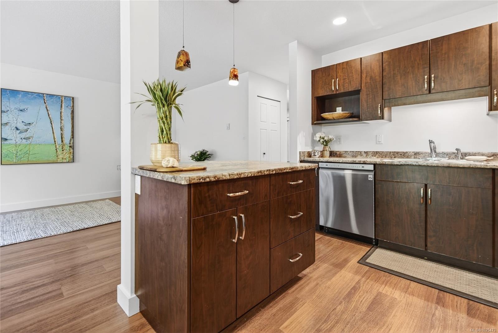 3400 Coniston Cres # 15