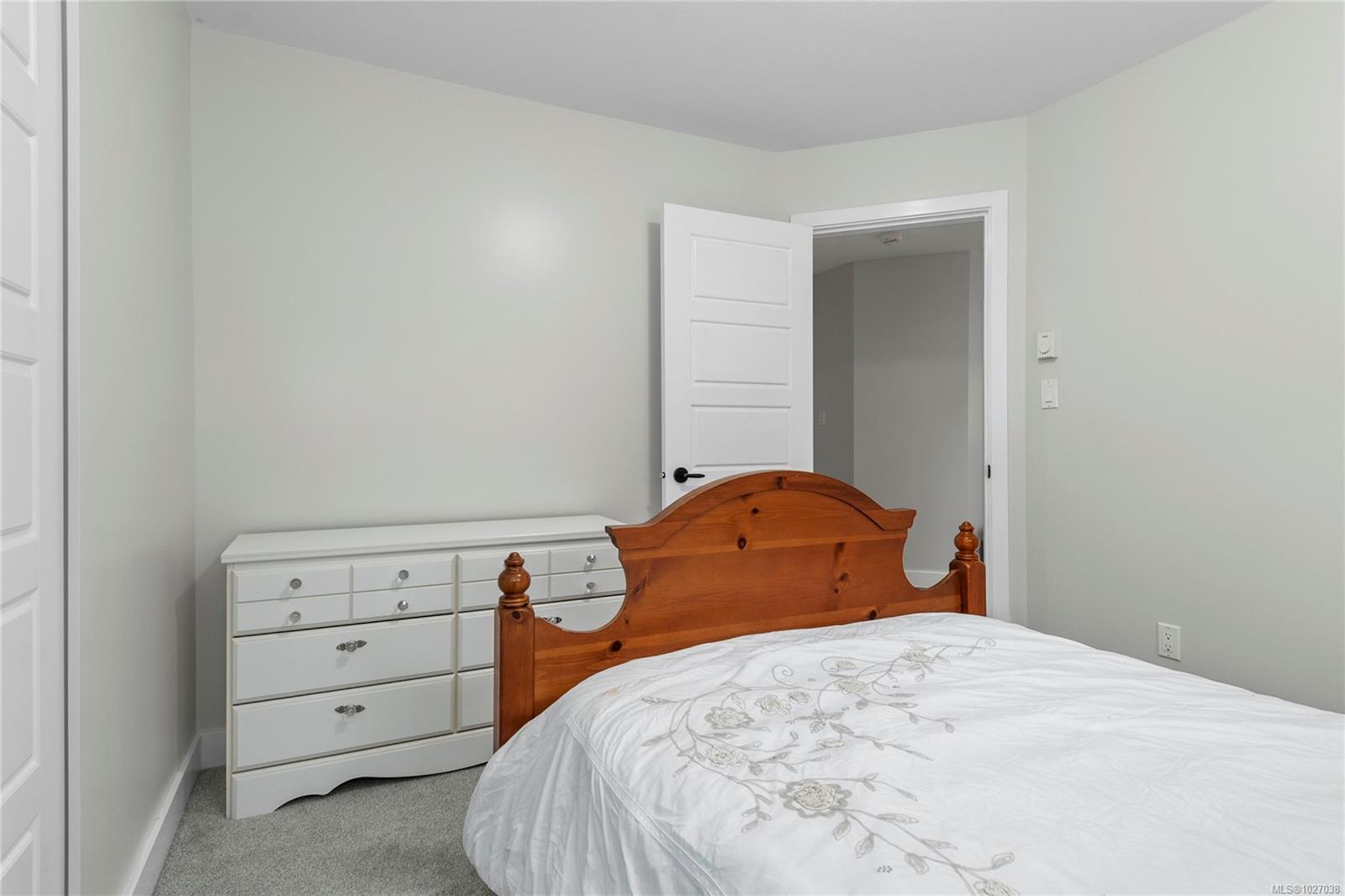 3400 Coniston Cres # 6