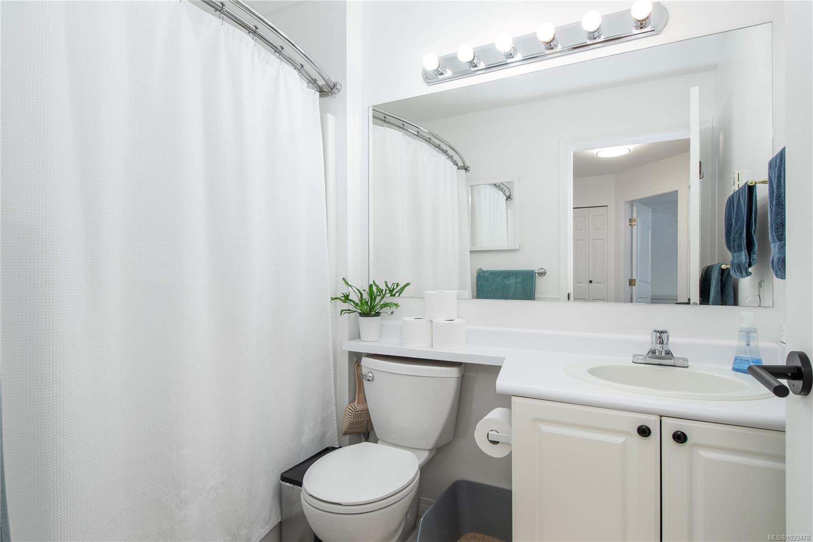 2525 Fitzgerald Ave # 202