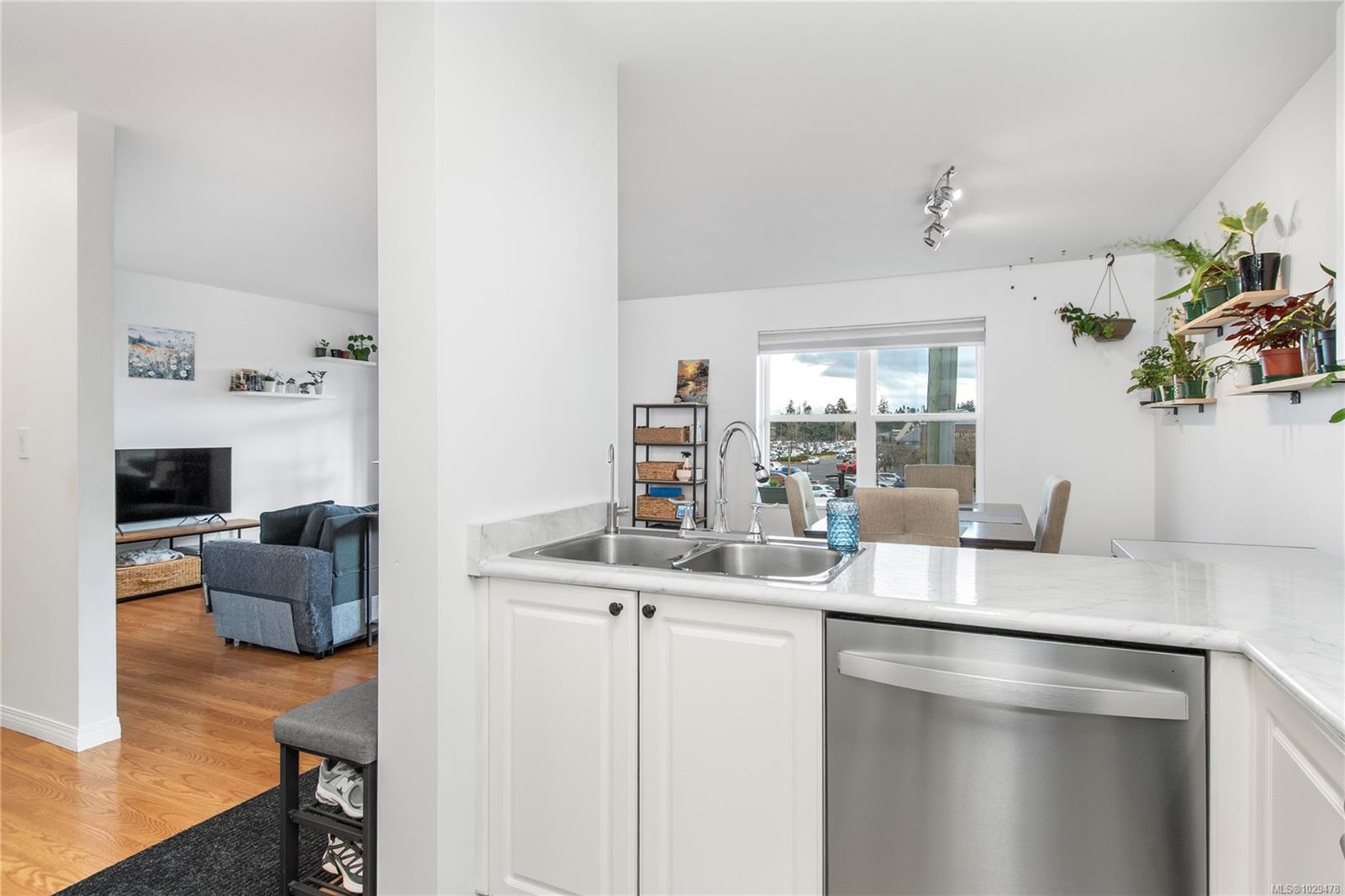 2525 Fitzgerald Ave # 202