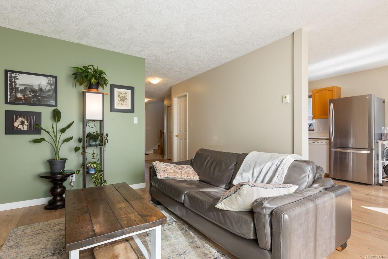 89 Timberlane Rd #A