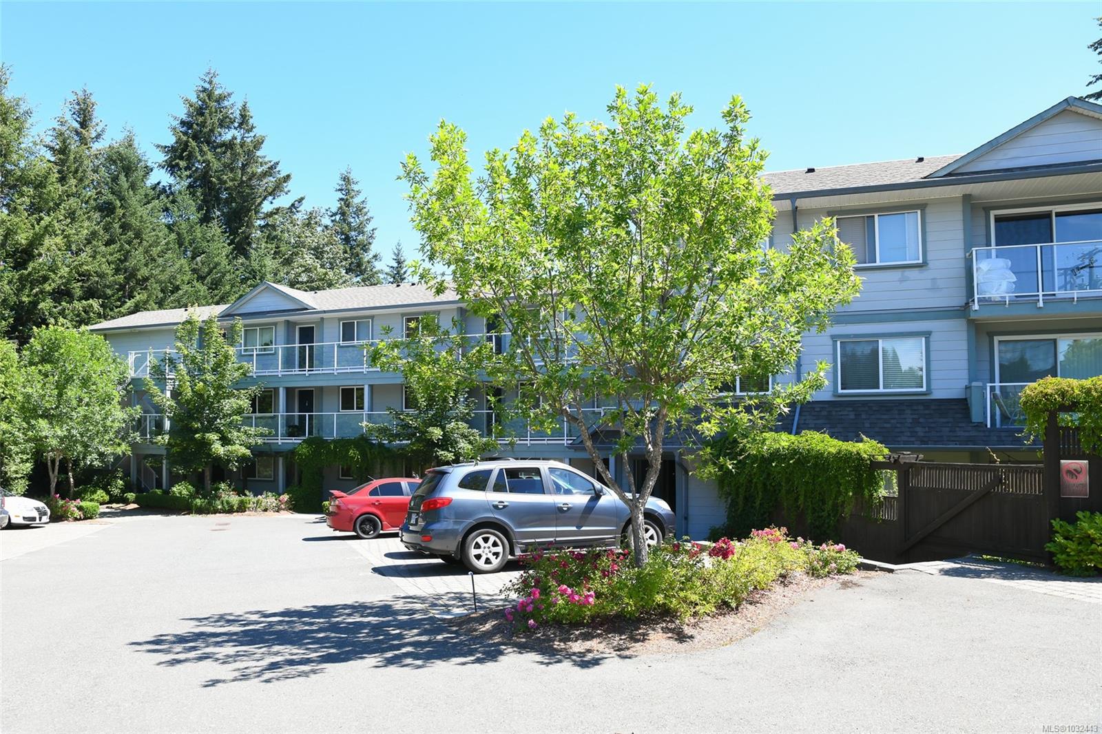 840 Shamrock Pl # 302