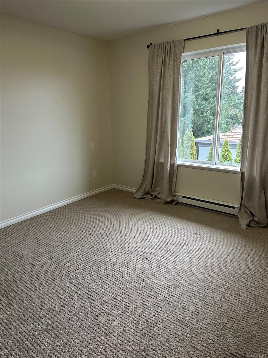 840 Shamrock Pl # 302